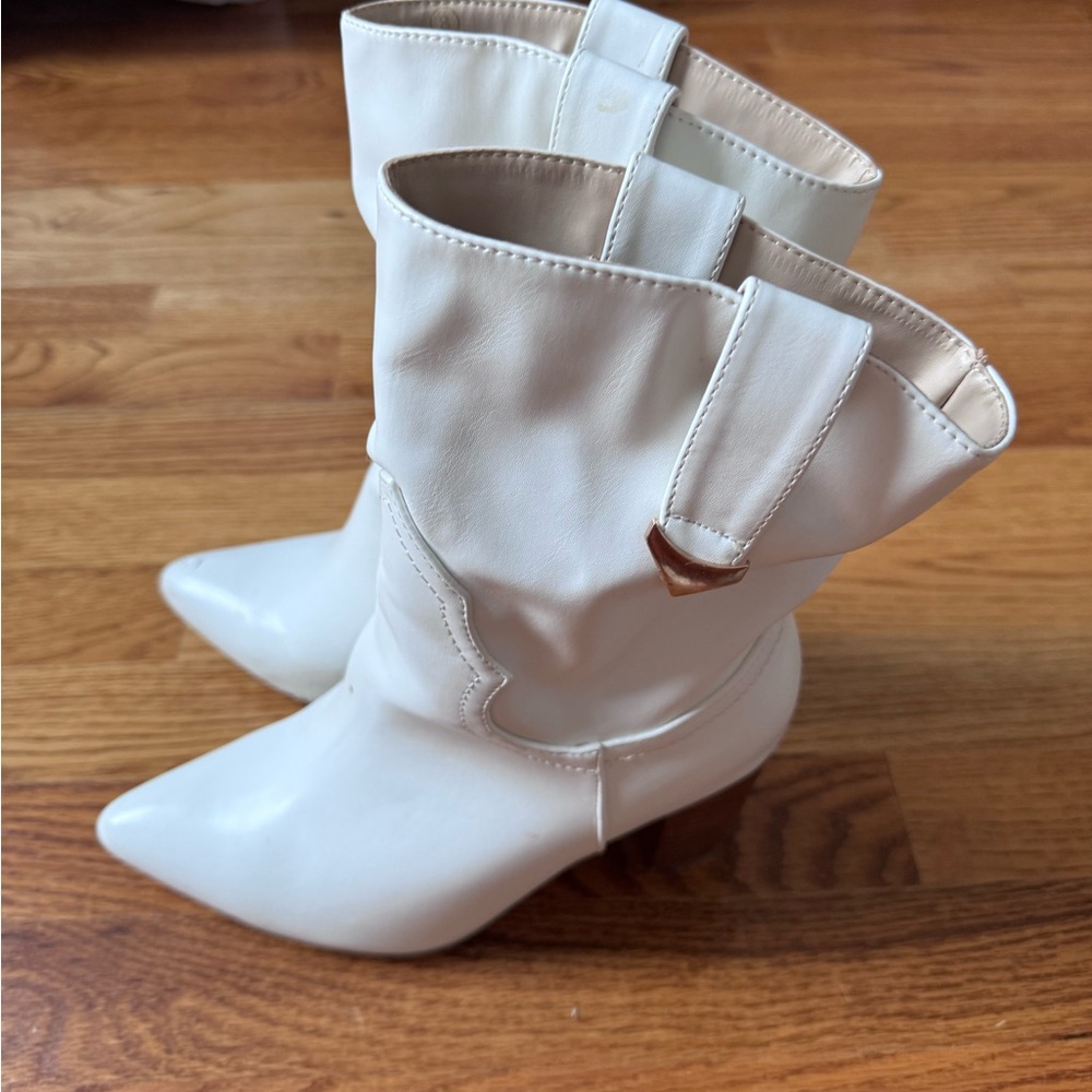 LuLu’s White Boots mid calf size 8 - Picture 6 of 9